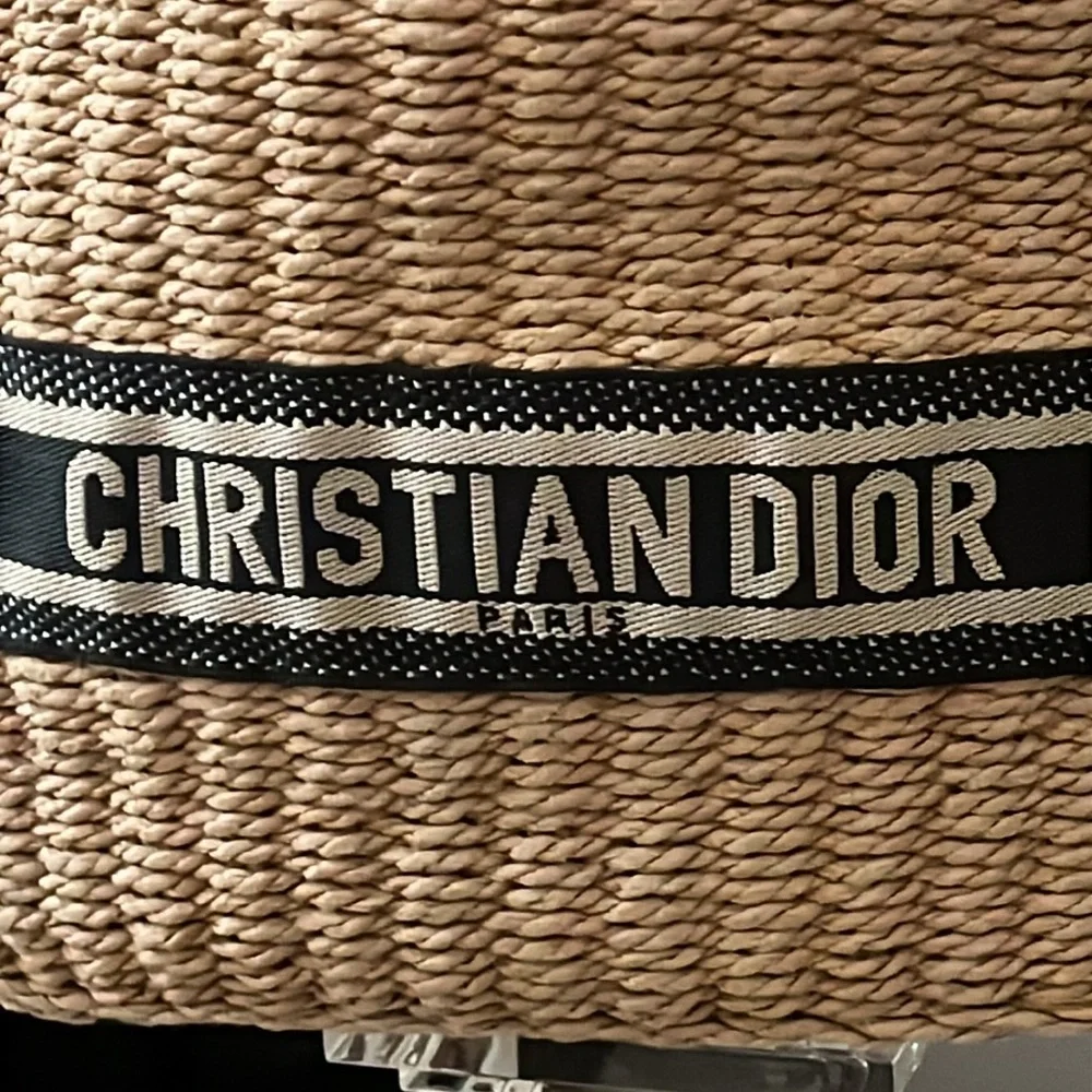 Authentic CHRISTIAN DIOR Wicker
Oblique Basket Bag in Blue - Picture 2 of 14